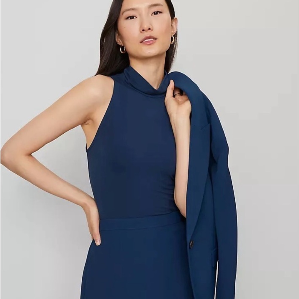 NWT Ann Taylor Sleeveless Mock Neck Top - Blue (Moonlit Backdrop)